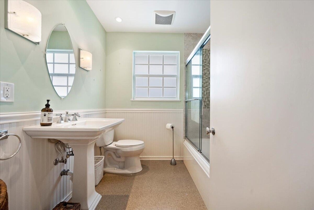 2201 N Lakeside Drive - Photo 14