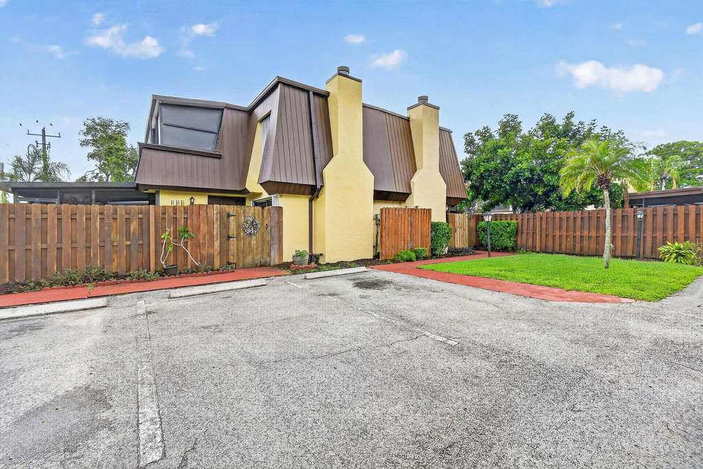 3502 Gardens E Drive - Photo 2