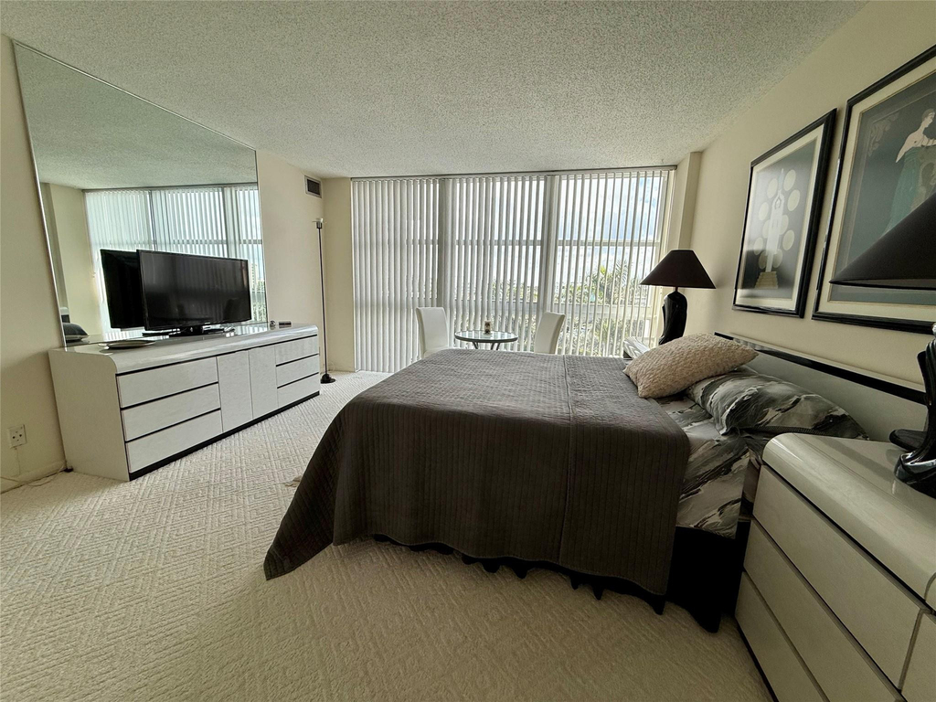 2841 N Ocean Boulevard - Photo 10
