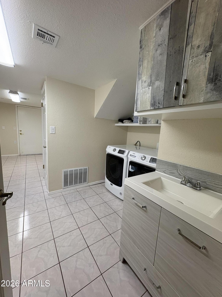 7035 W Morrow Drive - Photo 11