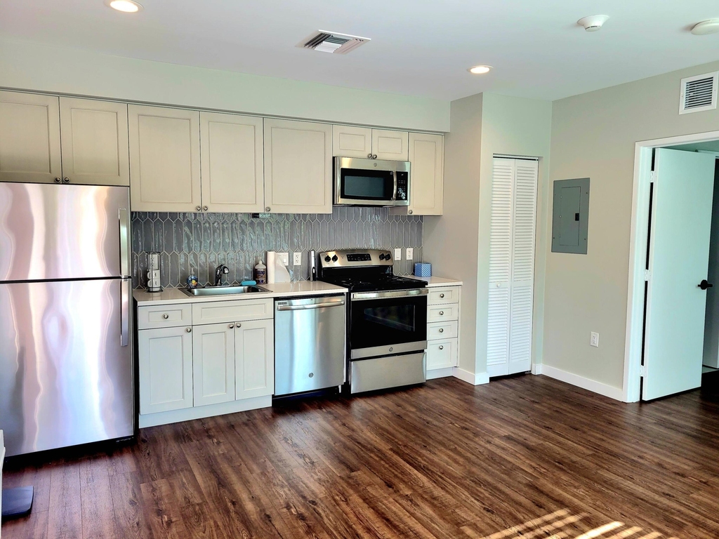 11810 Se Dixie Highway - Photo 1
