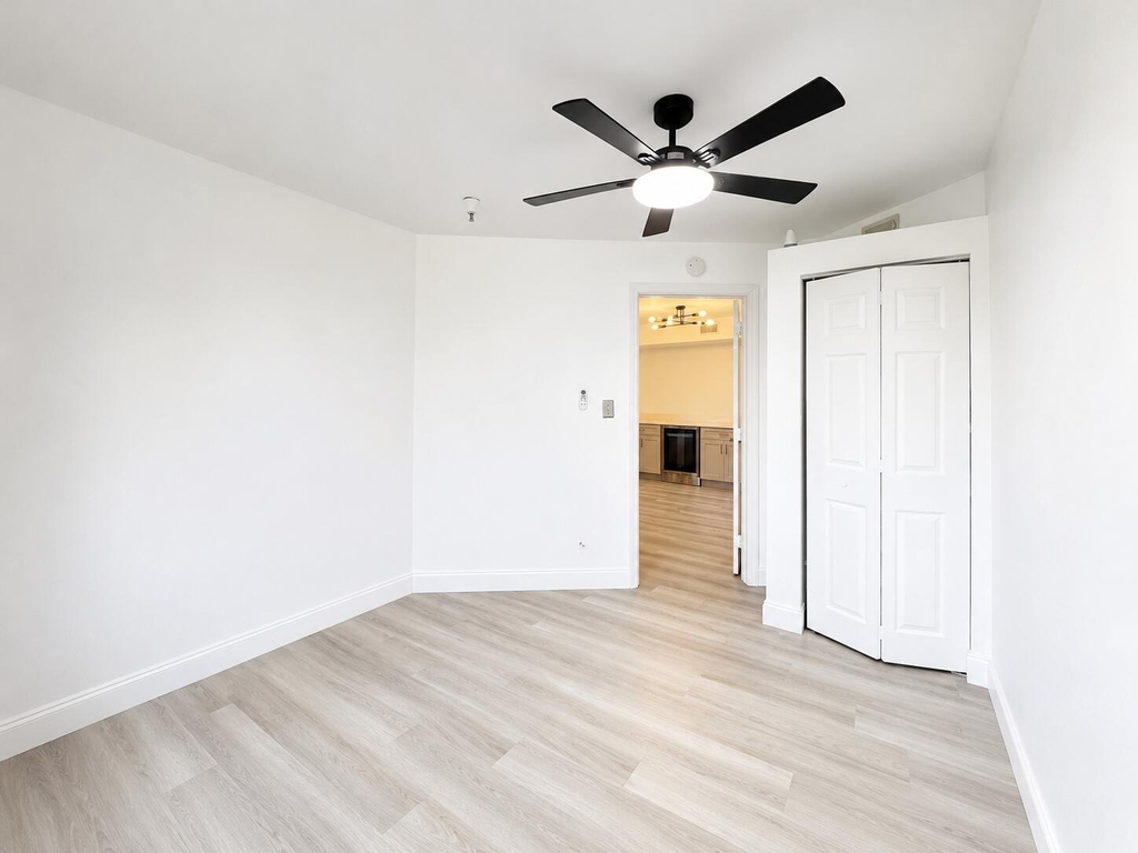 117 Yacht Club Way - Photo 17