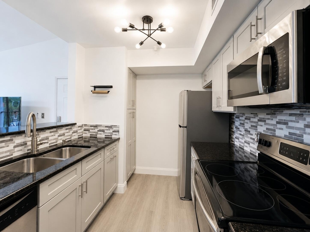 117 Yacht Club Way - Photo 18