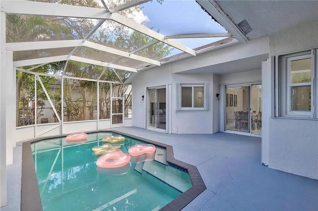 5989 Nw 74th Street - Photo 22