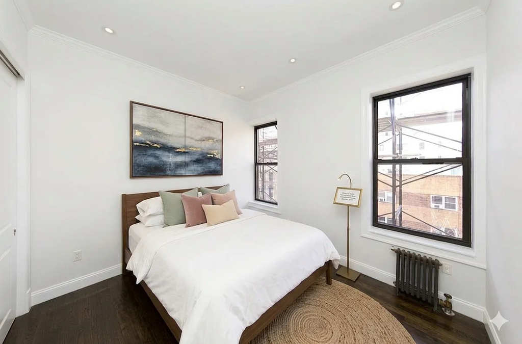 1377 Lexington Avenue - Photo 4
