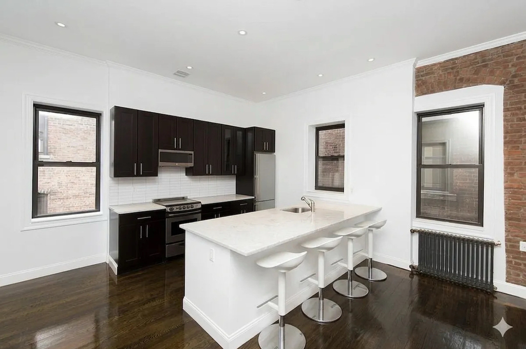 1377 Lexington Avenue - Photo 1
