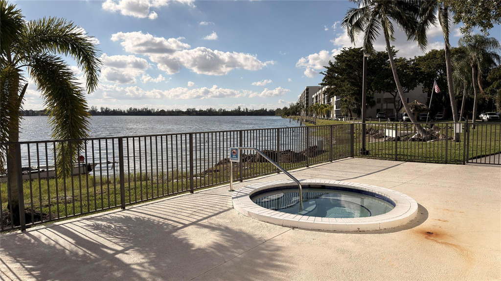 110 Lake Emerald Drive - Photo 2