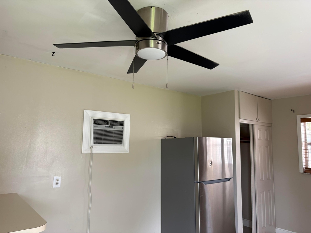 706 Glenn Parkway - Photo 1