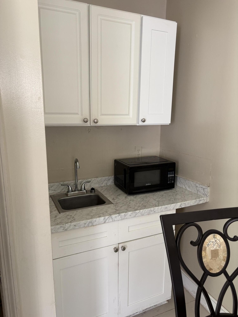 706 Glenn Parkway - Photo 5
