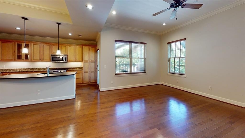 205 N Geary Avenue - Photo 7