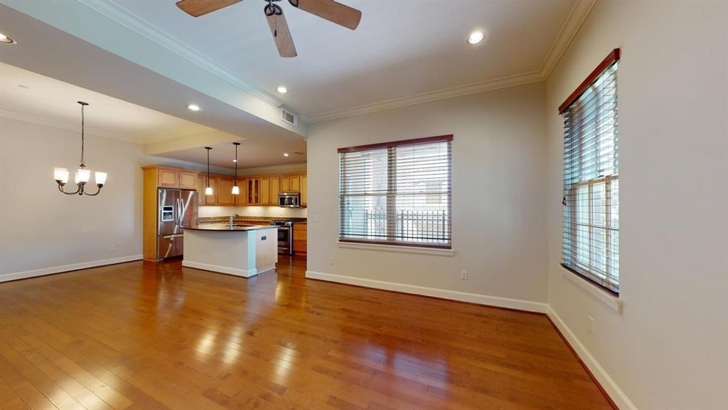 205 N Geary Avenue - Photo 9