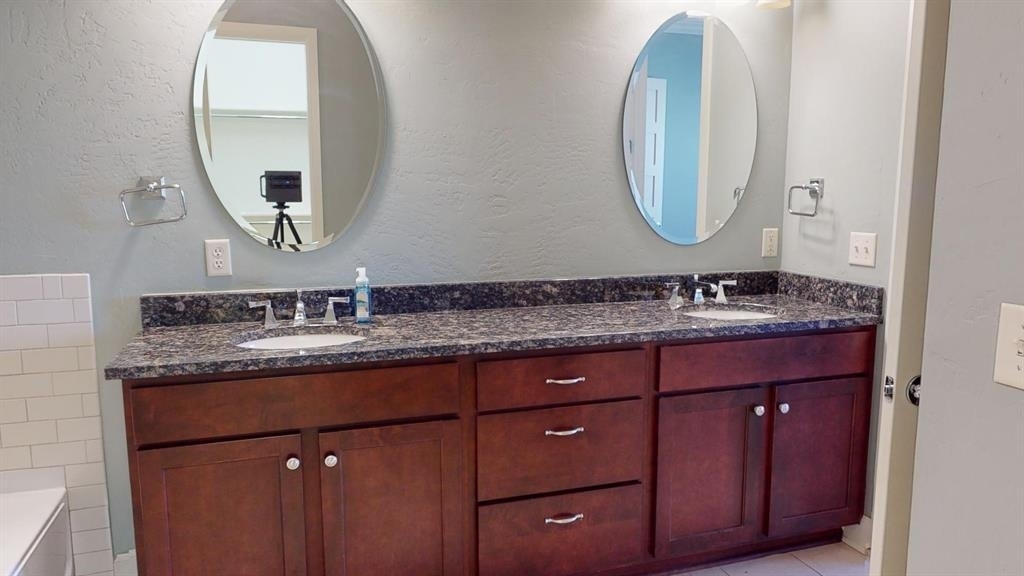 205 N Geary Avenue - Photo 20