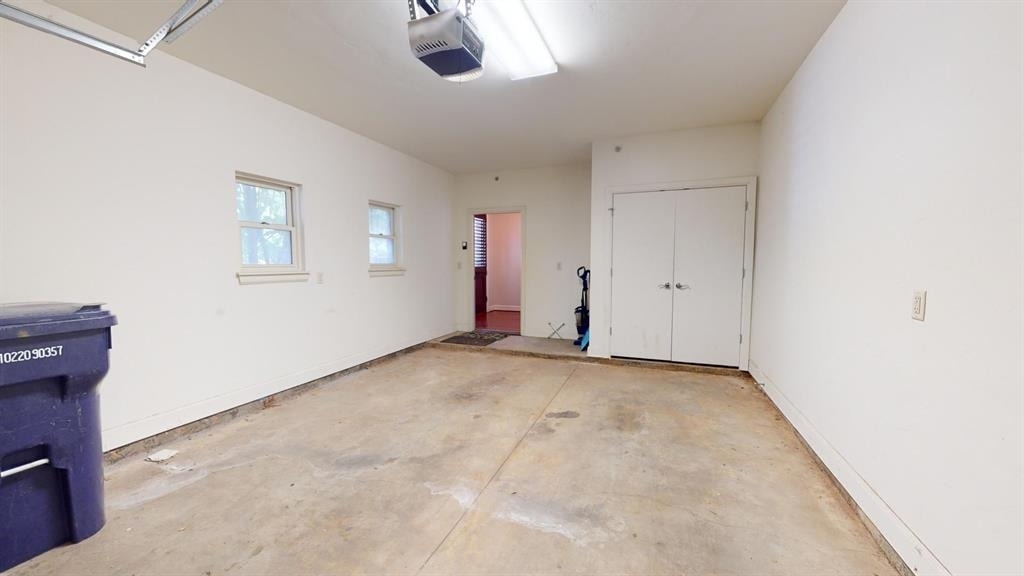 205 N Geary Avenue - Photo 24