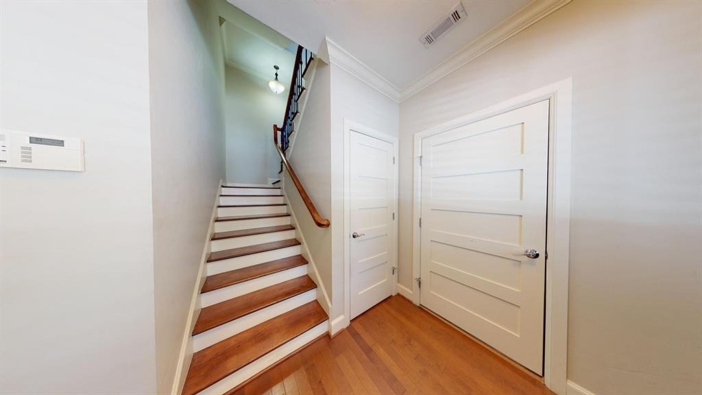 205 N Geary Avenue - Photo 5