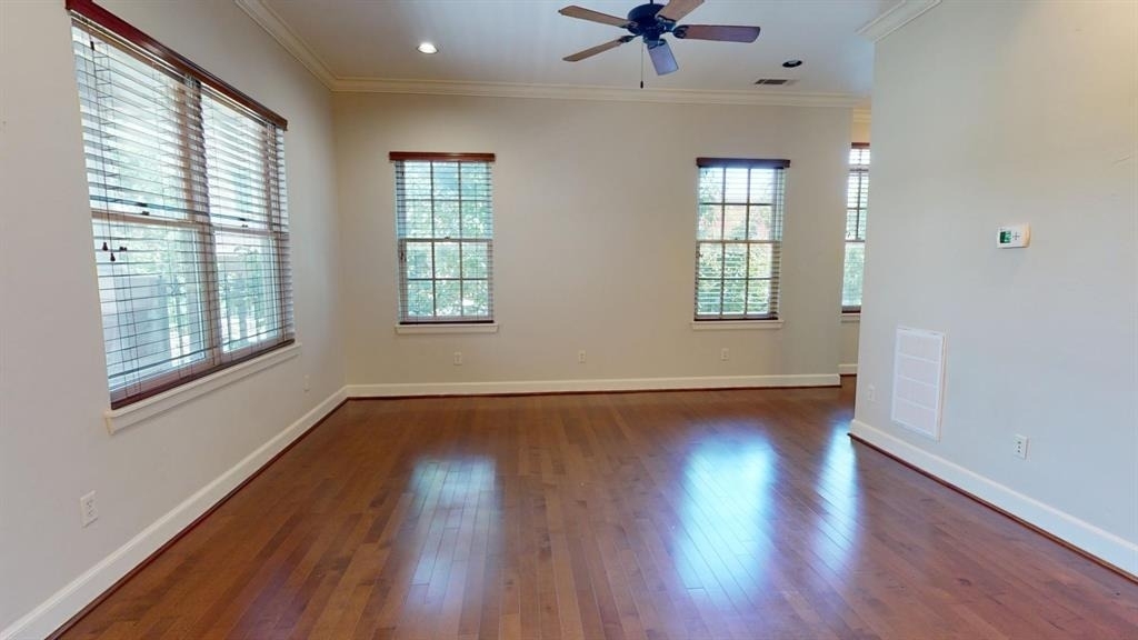 205 N Geary Avenue - Photo 23