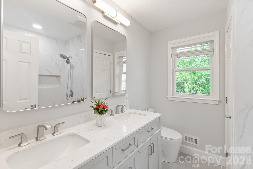 100 Chadmore Drive - Photo 6