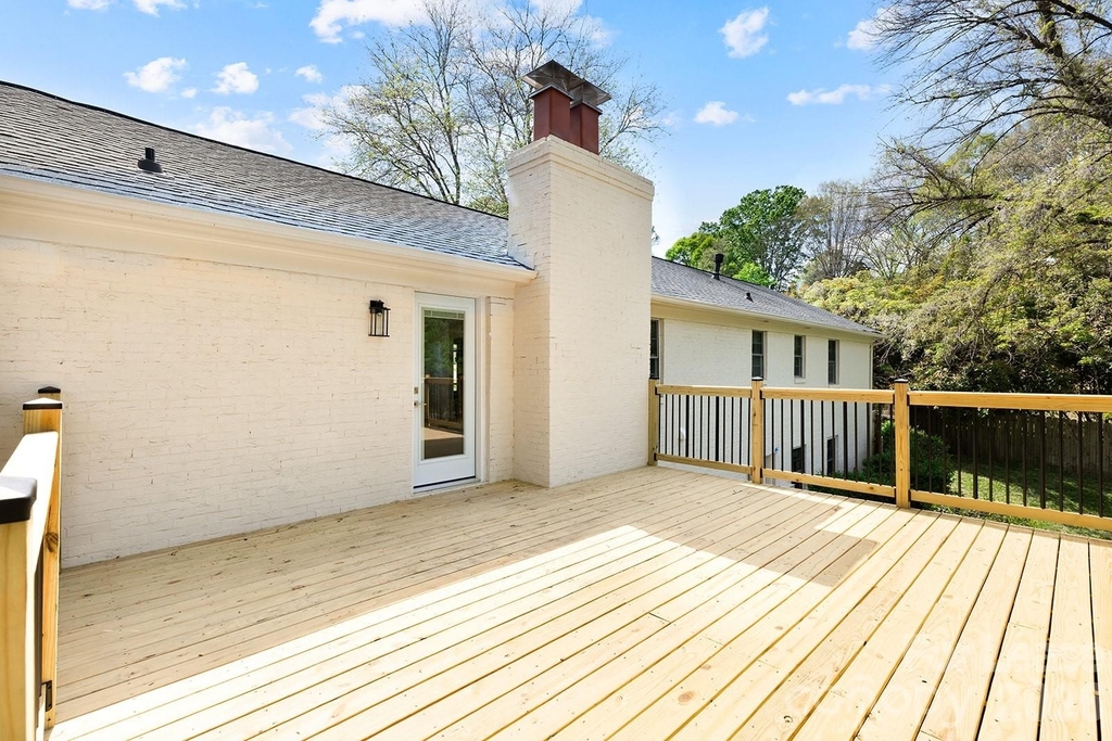 100 Chadmore Drive - Photo 12