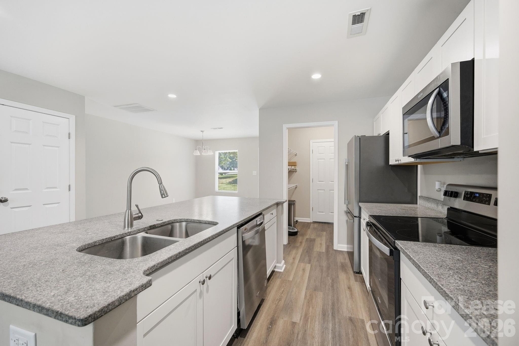 1361 Ontario Drive - Photo 13