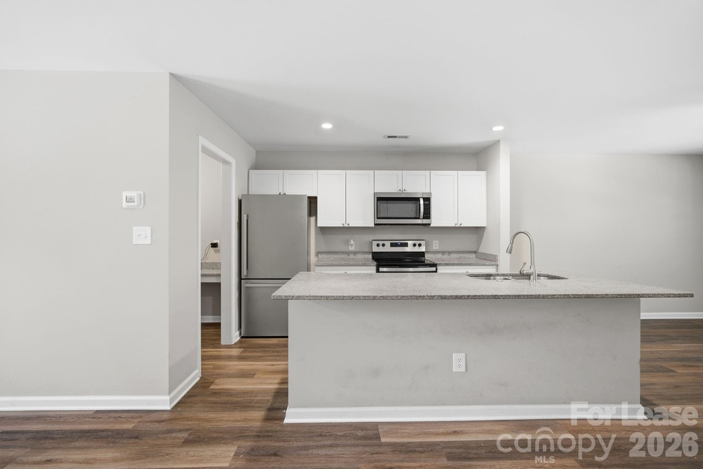1361 Ontario Drive - Photo 11