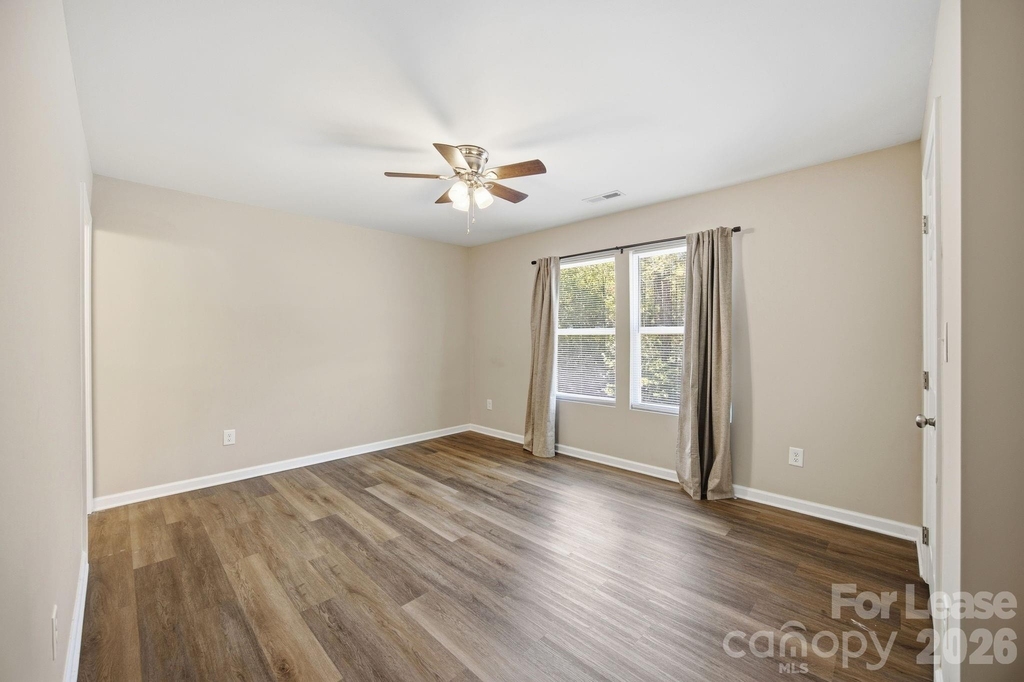 1361 Ontario Drive - Photo 21