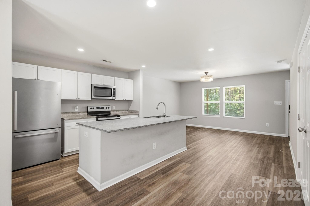 1361 Ontario Drive - Photo 12