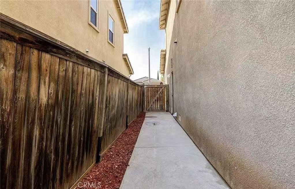 22358 Hawthorn - Photo 16