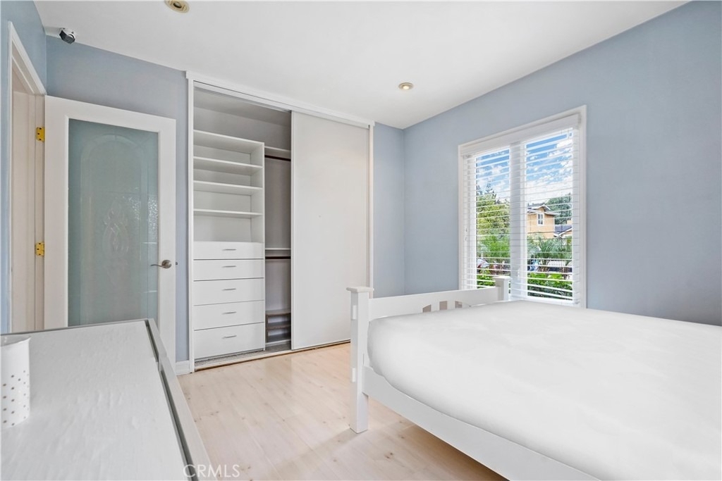 5362 Yolanda Avenue - Photo 11