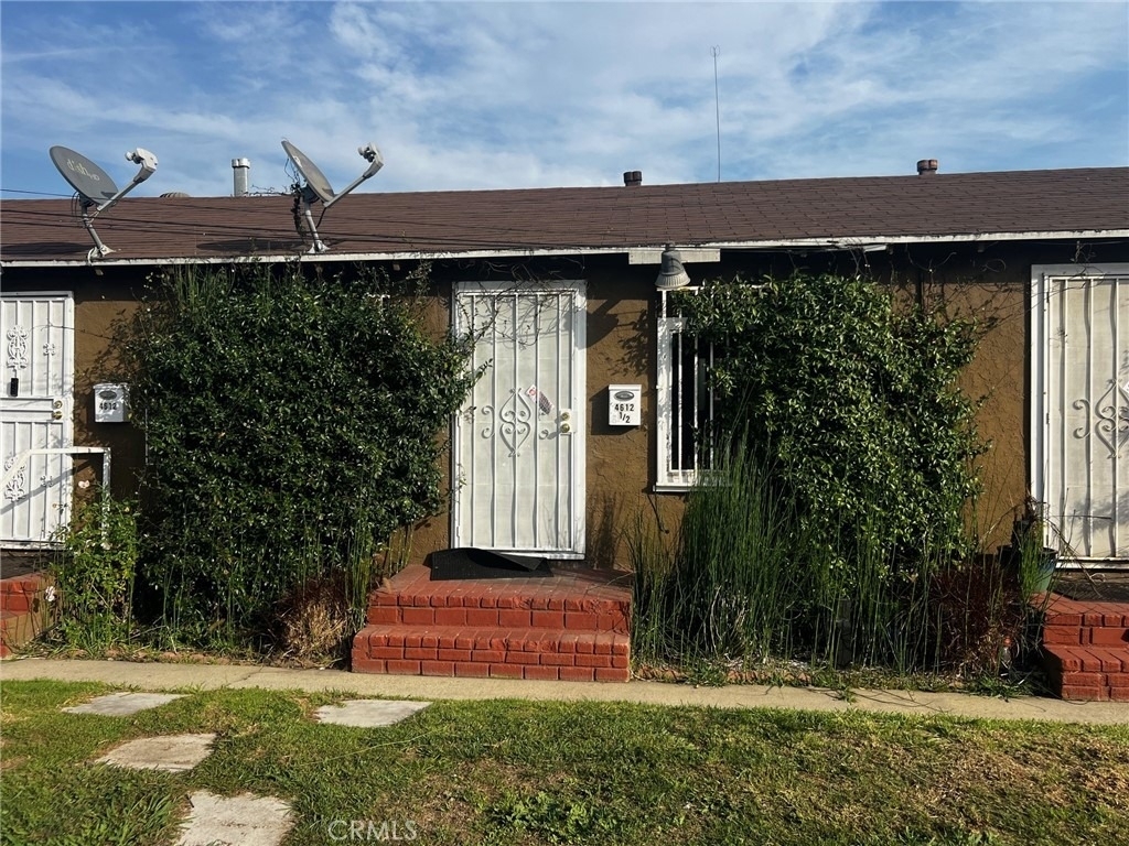4612 1/2 W 111th - Photo 0