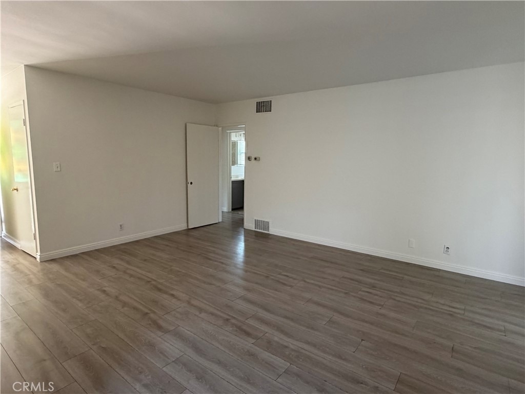 17508 Jersey Ave. - Photo 3