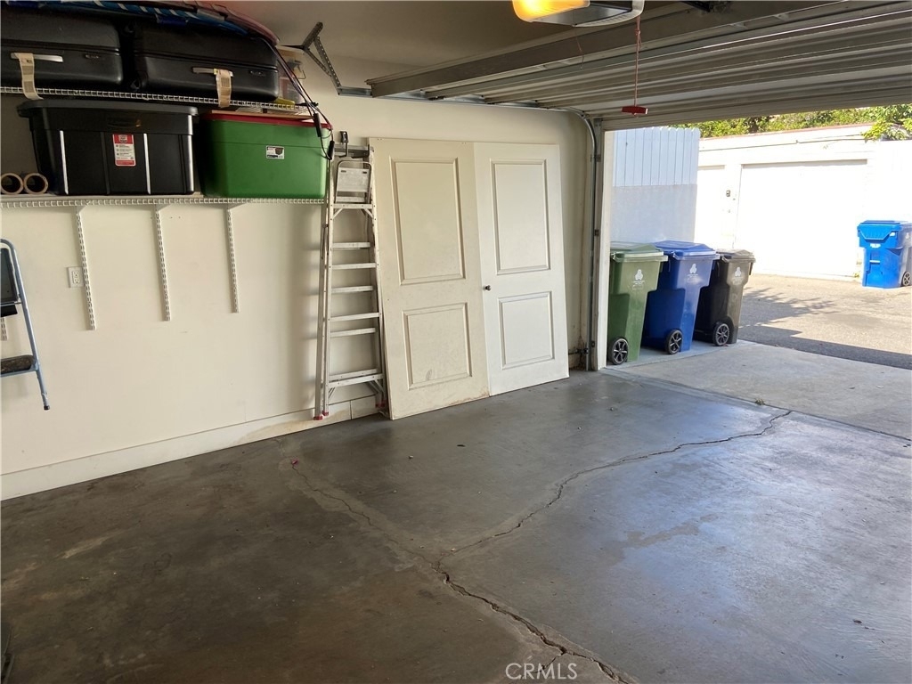 4470 Stansbury Avenue - Photo 61
