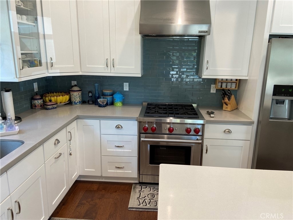 4470 Stansbury Avenue - Photo 8