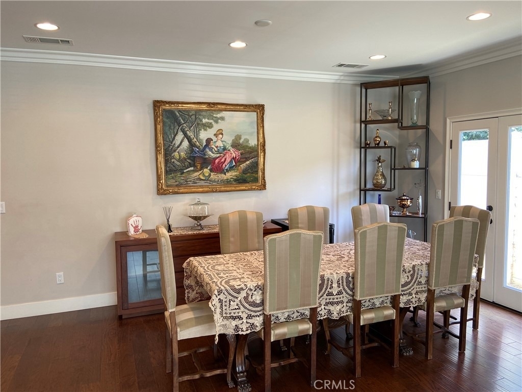 4470 Stansbury Avenue - Photo 13