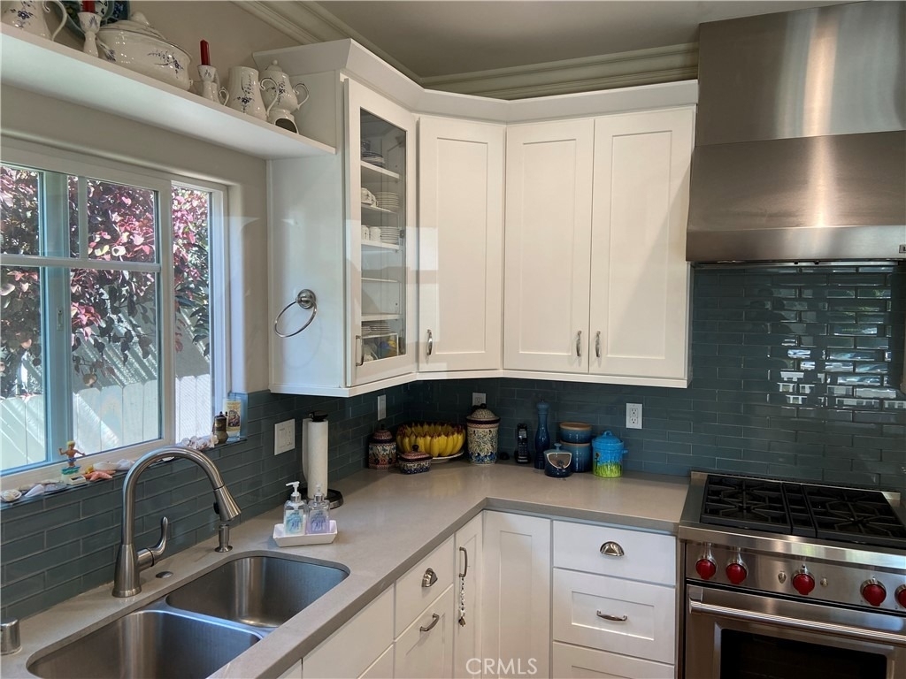 4470 Stansbury Avenue - Photo 9