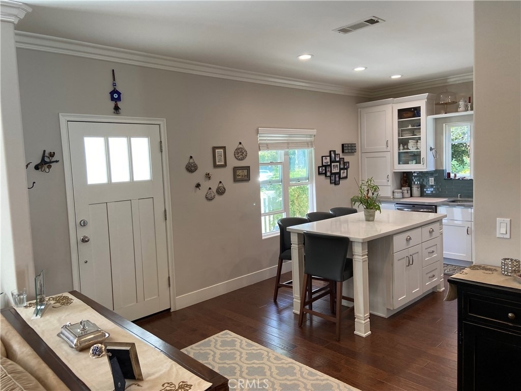 4470 Stansbury Avenue - Photo 12