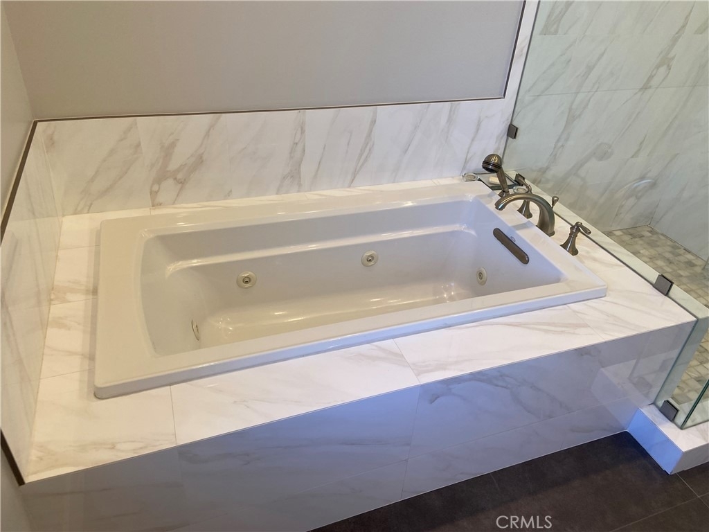 4470 Stansbury Avenue - Photo 58