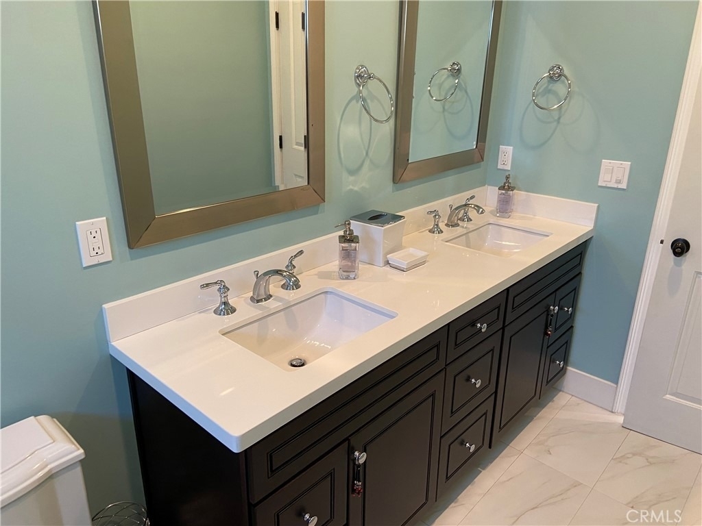 4470 Stansbury Avenue - Photo 38