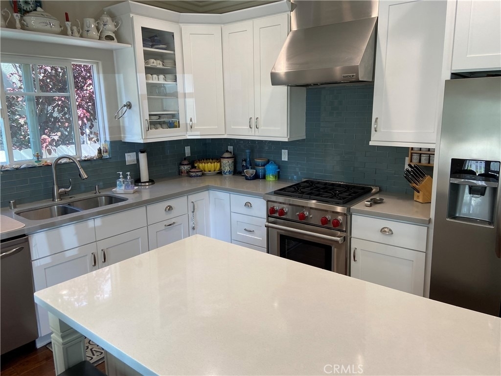 4470 Stansbury Avenue - Photo 5