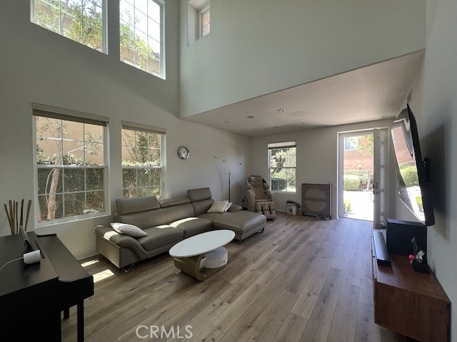 2546 Hibiscus Street - Photo 2