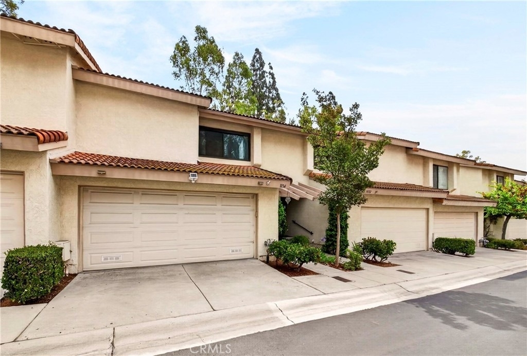 1034 Creekside Drive - Photo 0