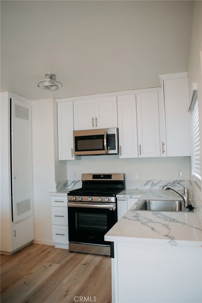 21004 Henrietta - Photo 2