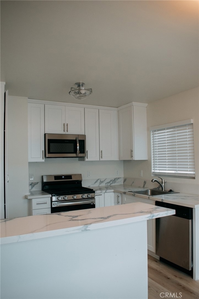 21004 Henrietta - Photo 1