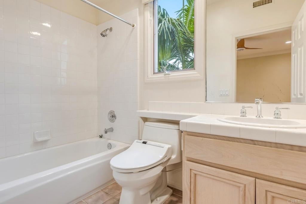 5370 Renaissance Avenue - Photo 32