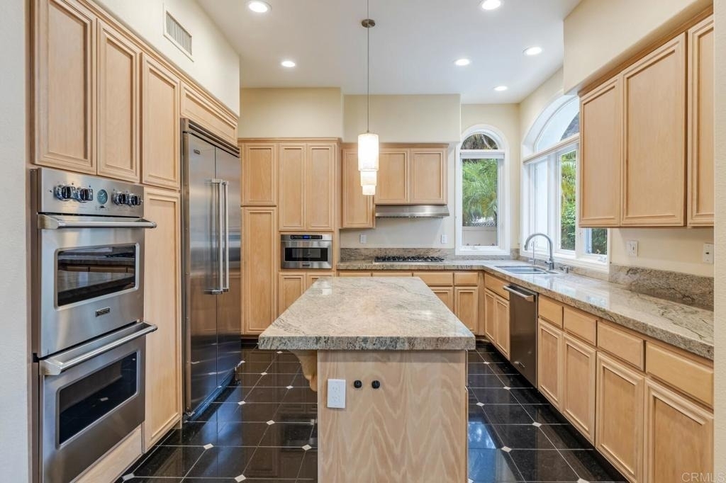 5370 Renaissance Avenue - Photo 9