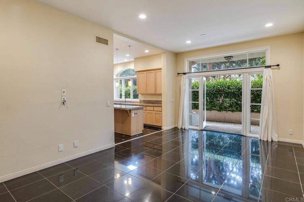 5370 Renaissance Avenue - Photo 11