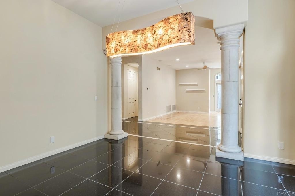 5370 Renaissance Avenue - Photo 7