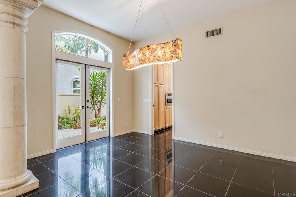 5370 Renaissance Avenue - Photo 6