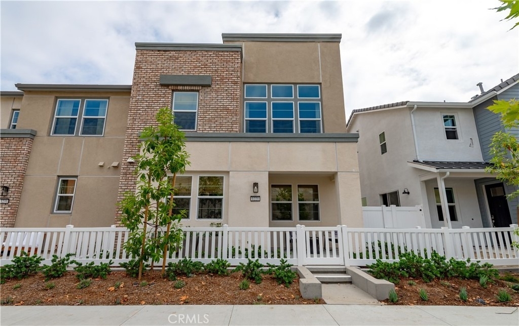 1221 Brush Creek - Photo 0
