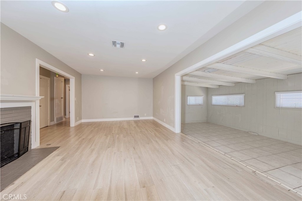 1817 E Morava Avenue - Photo 4
