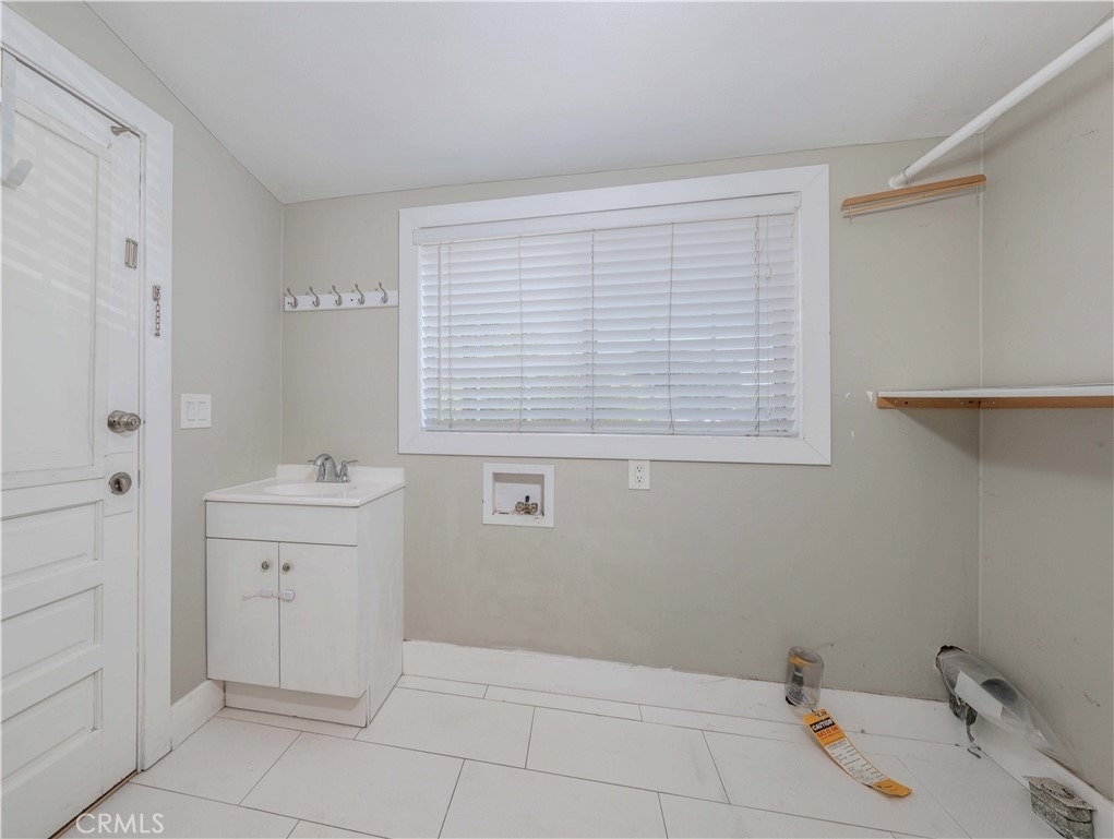 1817 E Morava Avenue - Photo 10