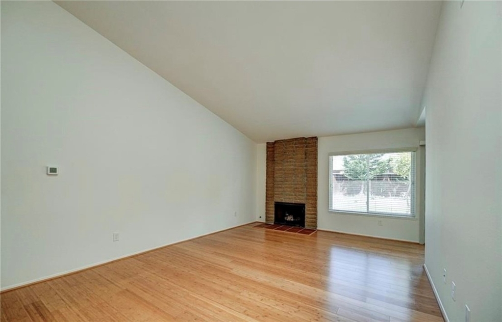 5411 Glenstone - Photo 2